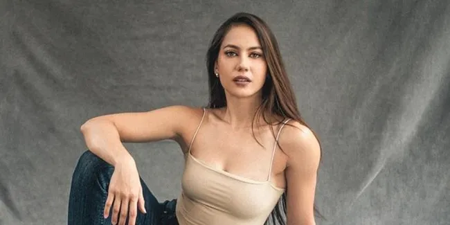 Sudah Go Public dengan Mantan Pacar Maudy Ayunda, Pevita Pearce Antar Makan Siang ke Kantor Sang Kekasih