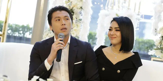 Syahrini Diisukan Pernah Berhubungan dengan Ayah Mertua, Reino Barack Buka Suara
