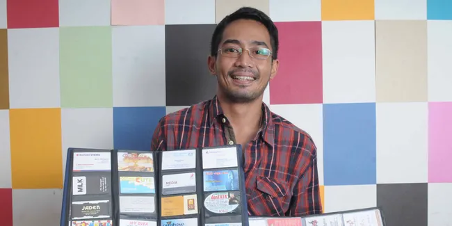 Tak Hanya Batu Akik, Yama Carlos Juga Koleksi Kartu Nama