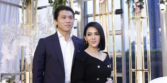 Tak Undang ke Pernikahan, Papa Angkat Ungkap Syahrini Beri Kabar Temukan Pria Baik Pada 8 Agustus 2018