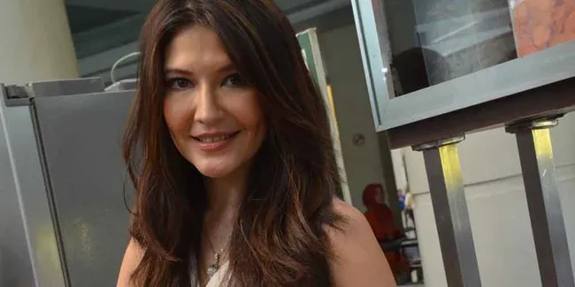 Tamara Bleszynski Ucapkan Selamat Atas Kelahiran Adik Rassya