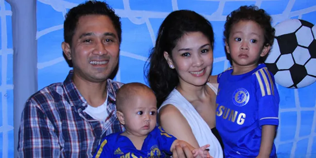 Tampaknya Lukman Sardi Penggemar Chelsea