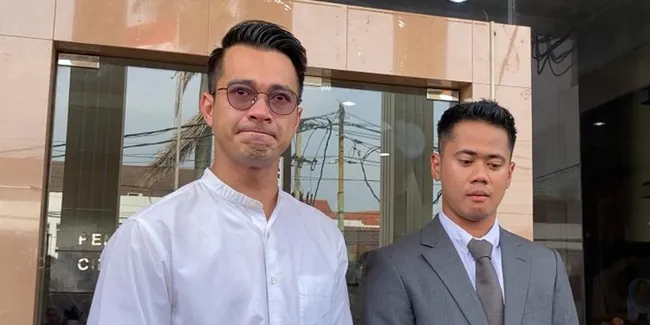 Tangis Eza Gionino Pecah, Akhirnya Bisa Peluk Anak Setelah Sebulan Berpisah