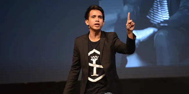 Tembus Satu Juta Subscriber, Andovi da Lopez Bagi-Bagi Beasiswa