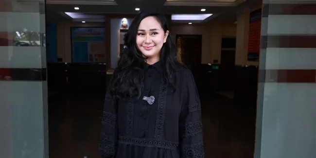 Terharu Dapat Angpao dari Netizen, Denise Chariesta: Bapaknya Aja Nggak Ngasih