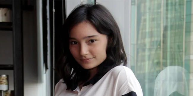 Selfie Close Up di Bawah Terik Matahari, Tatjana Saphira Bersinar