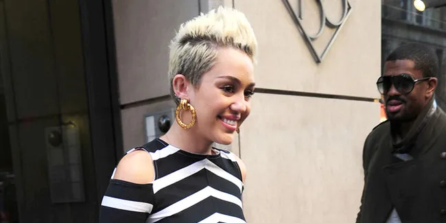 Ternyata Miley Cyrus Sempat Menolak Cinta Kellan Lutz