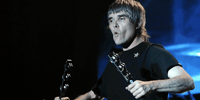 The Stone Roses Konser di Senayan, Bendera Setan Merah Berkibar