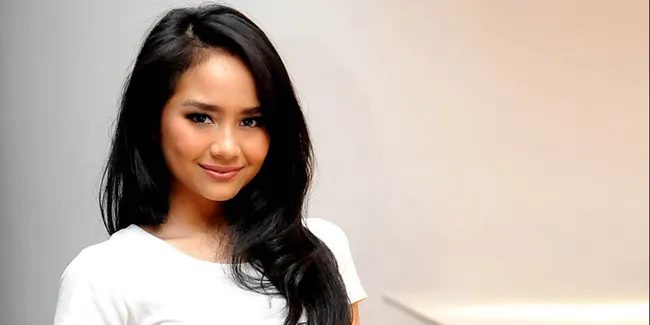 Tiba di Tanah Air, Gita Gutawa Mampir Kantor KapanLagi.com®