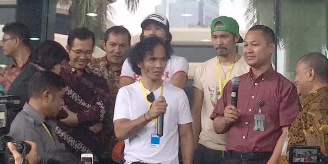 Tolak UU Revisi KPK, Slank Orasi Lewat Lagu