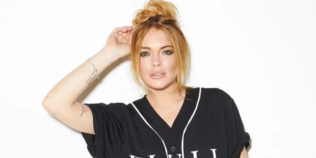 Tulisan di Profil Instagram Ini Bukti Lindsay Lohan Masuk Islam?