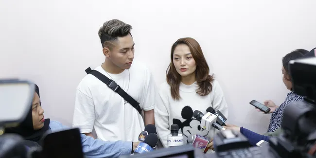 Tunangan Masuk Rumah Sakit, Siti Badriah Tak Bisa Datang Menjenguk