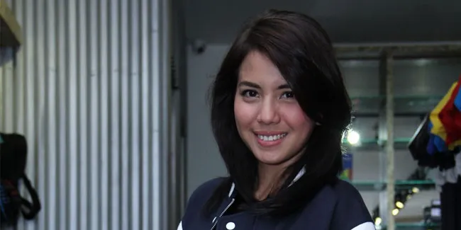 Tya Ariestya Lebih Nyaman Dengan Pakaian Cowok