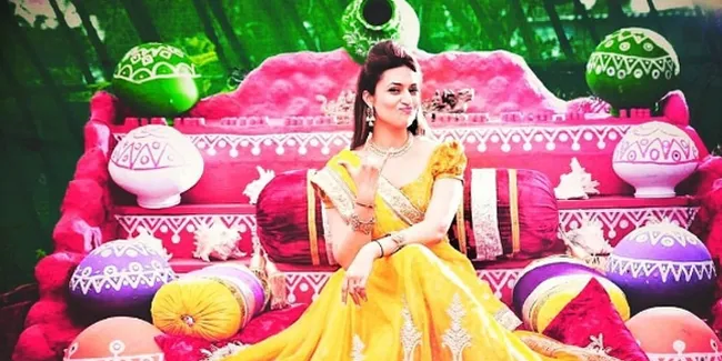 Ultah, Divyanka 'Mohabbatein' Dinobatkan Jadi Socmed Rockstar