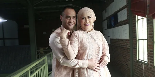 Umrah Oktober, Venna Melinda & Ferry Irawan Doakan Verrell Bramasta Dapat Jodoh