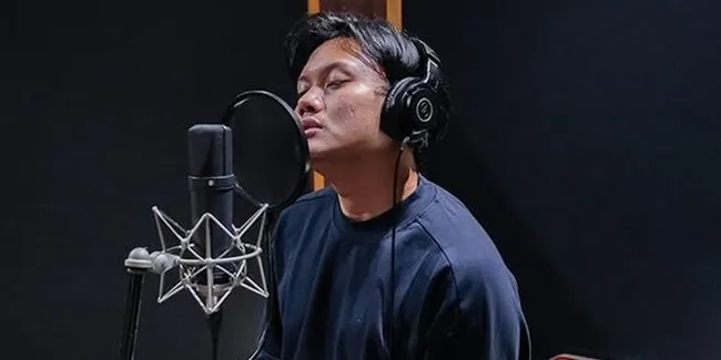 Unggahan Rizky Febian Menjadi Sorotan Saat Kedua Orang Tuanya Pisah Rumah