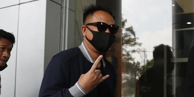 Untuk Mengurangi Rasa Gugup, Vicky Prasetyo Lakukan Hal Ini Sembari Menunggu Mulainya Persidangan