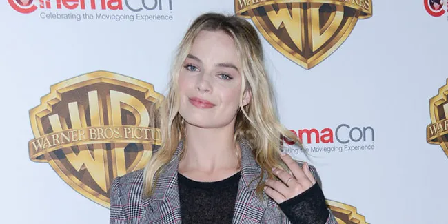 Ups! Margot Robbie Salah Kira Pangeran Harry Sebagai Ed Sheeran
