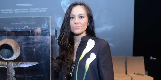 Ups! Wulan Guritno Umumkan Ario Bayu Bakal Menikah di Perancis