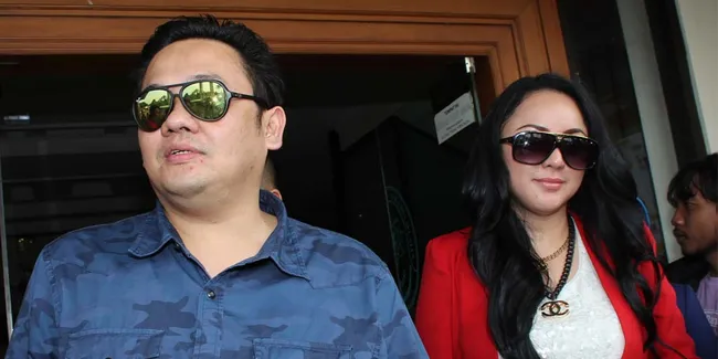 Usai Mencakar, Farhat Juga Serang Suami Regina di Dunia Maya