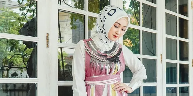 Usung Koleksi 'SOCIOLOVE', Dian Pelangi Kembali Memukau di New York Fashion Week