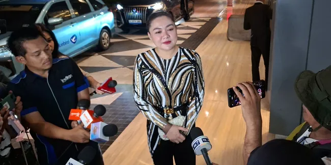 Vicky Shu Diingatkan 3 Kali Untuk Hadiri Pernikahan Nathalie Holscher dan Arief Fadli