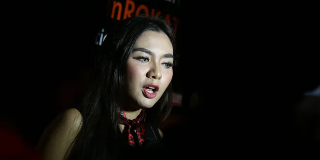 Vicky Shu Doyan Liburan ke Tempat Mistis