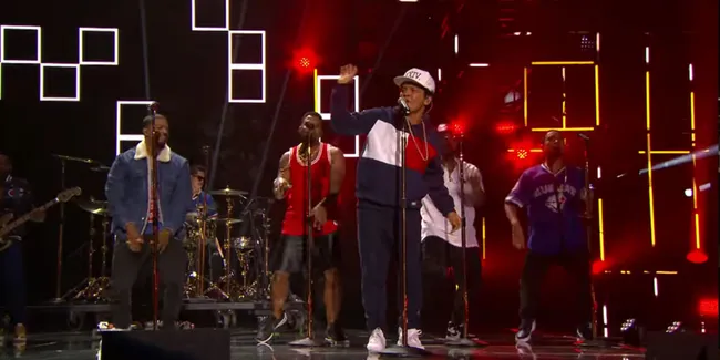 VIDEO: Aksi Gokil Bruno Mars Nyanyi '24K Magic' di MTV EMA 2016