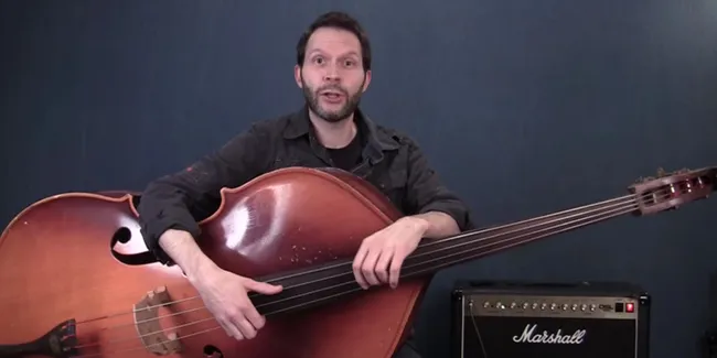 VIDEO: Aksi Keren Paul Gilbert Saat Main Contrabass