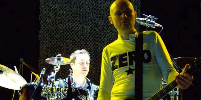 [VIDEO] Emosionalnya 'Space Oddity' Versi Smashing Pumpkins