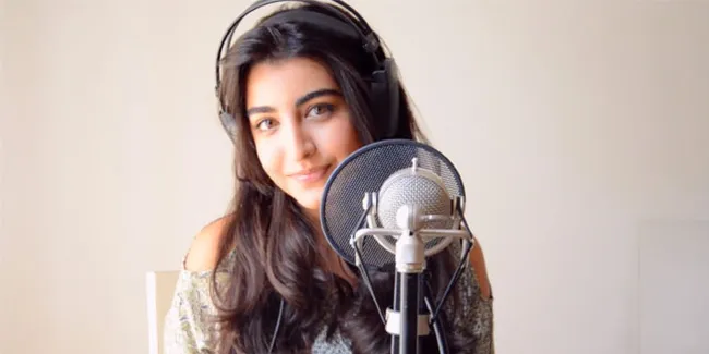 [VIDEO] Jatuh Cinta! Cewek Cantik Ini Nyanyikan Lagu Ed Sheeran