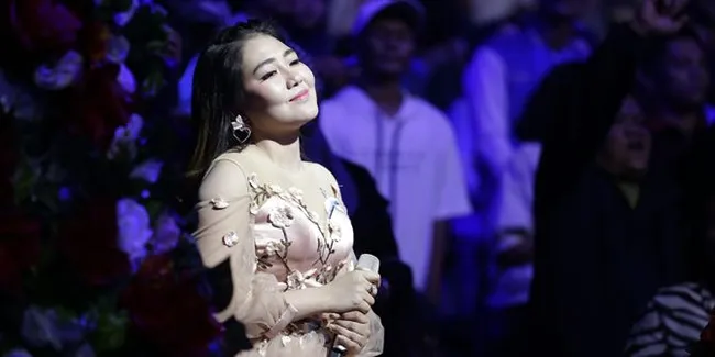 Video Klip 'Ketika' Tembus 2 Juta Viewers, Via Vallen Semakin Semangat Berkarya