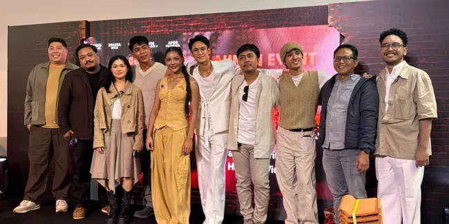 Vidio Rilis Series 'GANTENG GANTENG GENTENG', Angkat Kisah Unik Pabrik Genteng dan Kontes Otot Viral