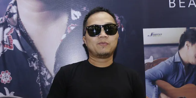 Viral! Sandhy Sondoro Ketahuan Nge-Like Postingan Porno di Twitter