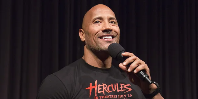 Wajah Gahar, Ternyata Begini Gaya Dwayne Johnson Saat Menyanyi
