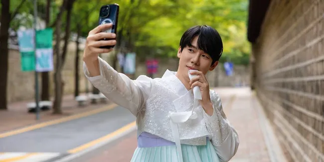 Wawancara Yoo Yeon Seok, Rela Konsultasi ke Dukun Demi PHANTOM LAWYER