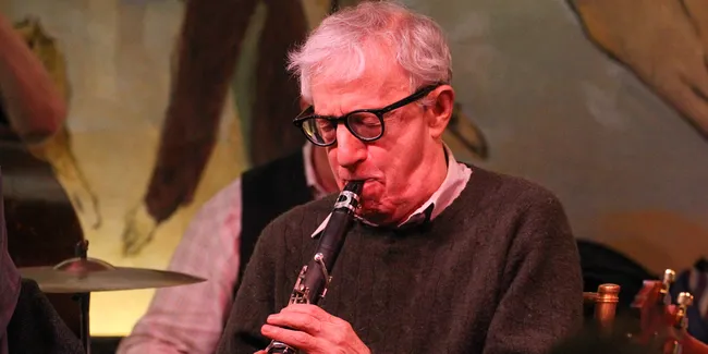 Woody Allen Bikin Proyek Rahasia Dengan Emma Stone?