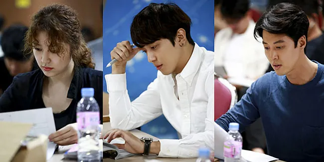 Yoon Eun Hye - Jung Yong Hwa Reading Naskah 'Future Choice'