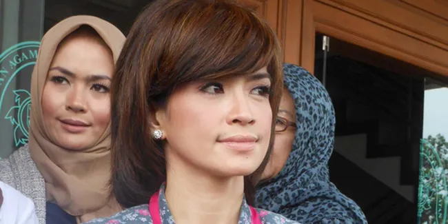 Yulia Rachman Sanggah Bawa Lelaki ke Rumah