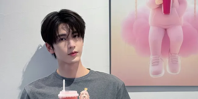 Zhang Linghe Lagi Live, Ngomong 'Apa Kabar' dan Bikin Fans Indonesia Heboh