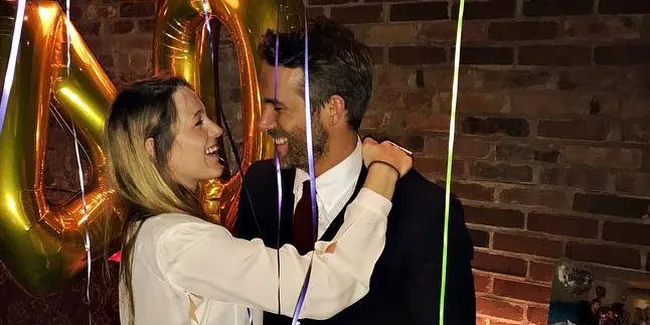 9 Couple Selebriti Hollywood Yang Bikin Kamu Percaya Cinta Lagi