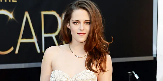 11 Moment Cantik Kristen Stewart Bersama Gaun Indahnya