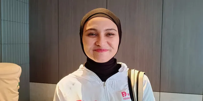 14 Tahun Menikah, Zee Zee Shahab Bongkar Rahasia Harmonis dengan Suami