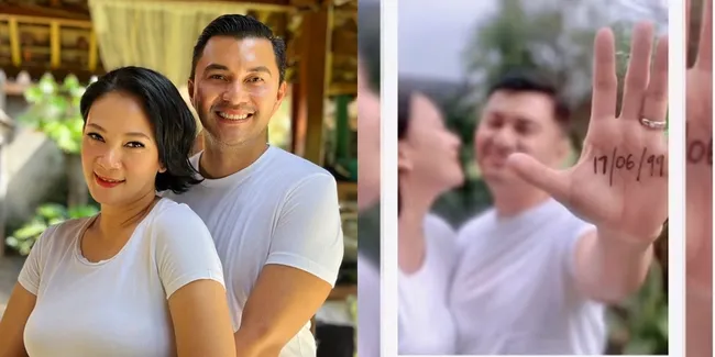 23 Tahun Menikah, Intip Potret Anjasmara dan Dian Nitami yang Tetap Mesra dan Bahagia - Pamer Momen Ciuman Bibir