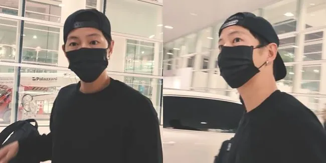 7 Foto Terbaru Song Joong Ki Sebelum Mengisolasi Diri, Pakai Anting-Anting