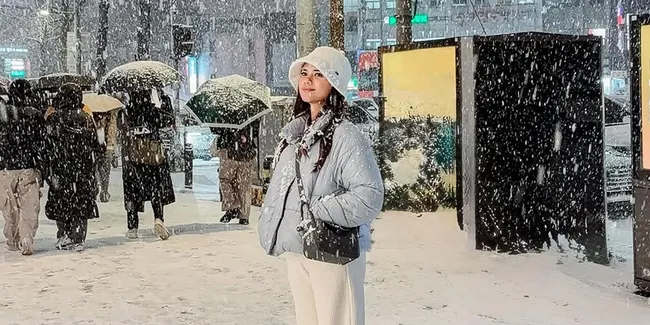 7 Potret Audi Marissa Tampil Stylish di Korea, Bak Idol di Ruang Publik