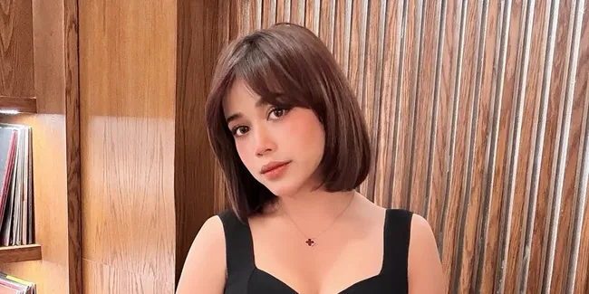 7 Potret Dapur Brisia Jodie dengan Desain Minimalis Modern, Didominasi Warna Gelap yang Mewah