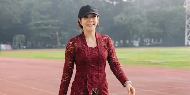 Potret Gisella Anastasia Lari Pakai Kebaya, Tampil Anggun Sekaligus Sporty