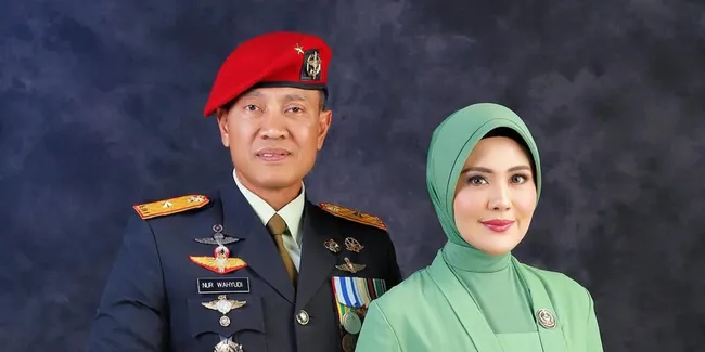 7 Potret Juliana Moechtar Jadi Ibu Persit, Tampil Adem Dampingi Suami TNI