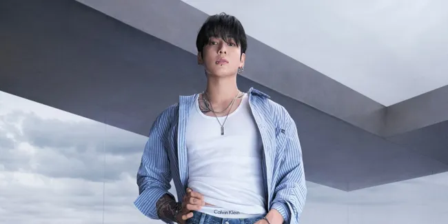 7 Potret Jungkook di Pemotretan Terbaru dengan Calvin Klein, Pancarkan Aura Berani
